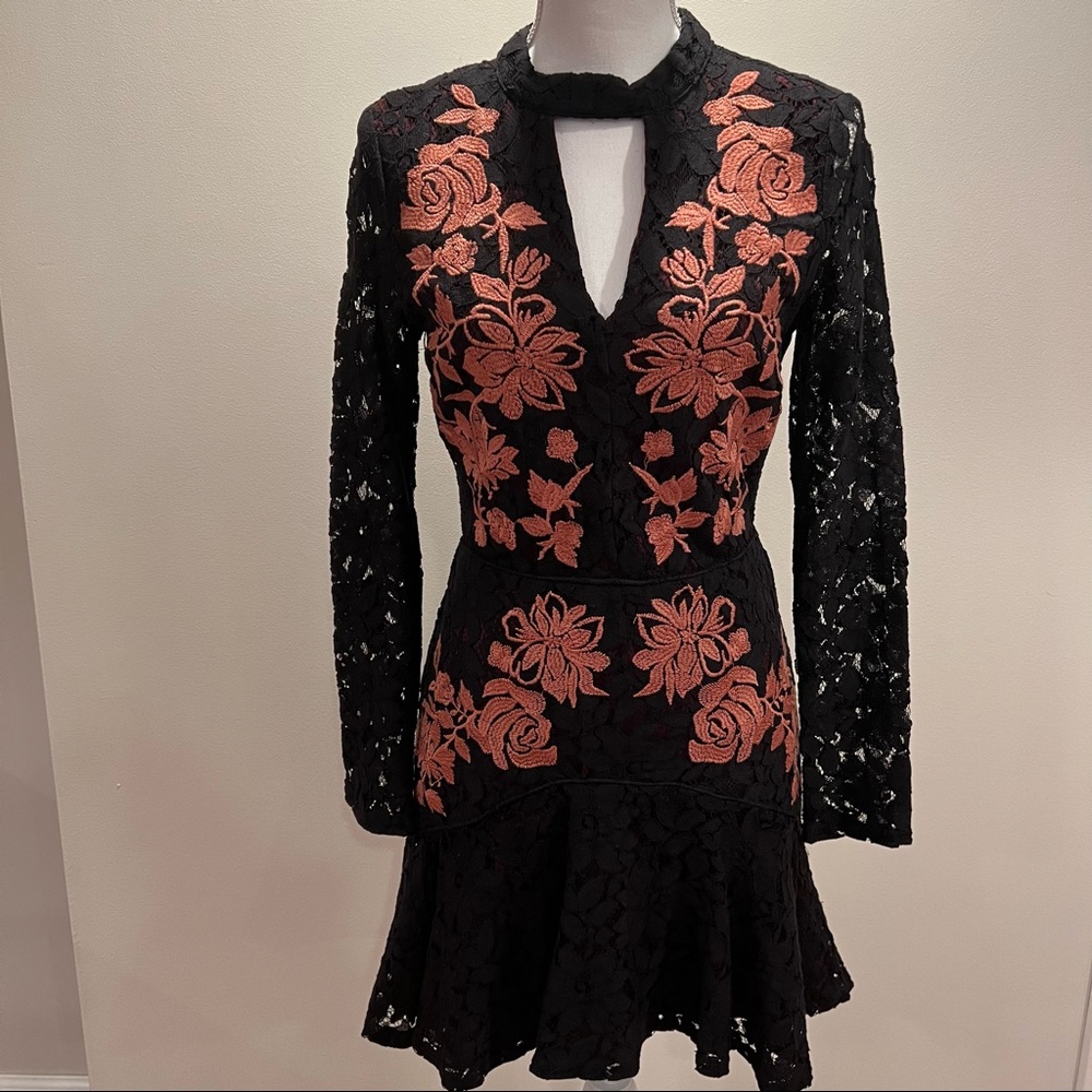 Beautiful Lace Gianni Bini dress size small